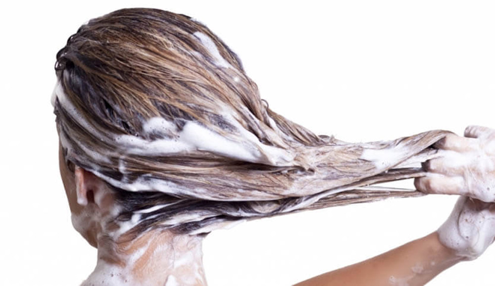 اثرات مثبت شامپو در جلوگیری از ریزش مو