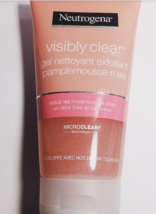 Neutrogena visibly clear grapefruit exfoliating cleansing gel 150ml (3)