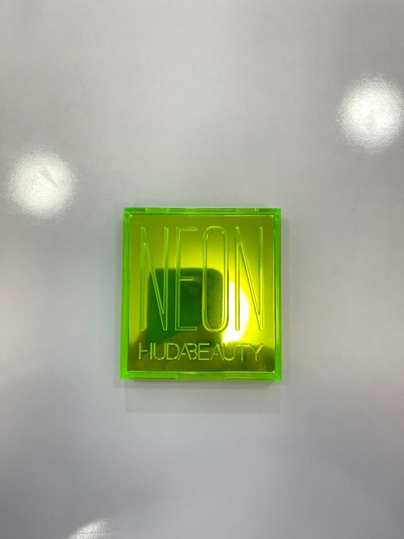 پالت سایه چشم هدی بیوتی مدل Neon Obsessions (سبز)