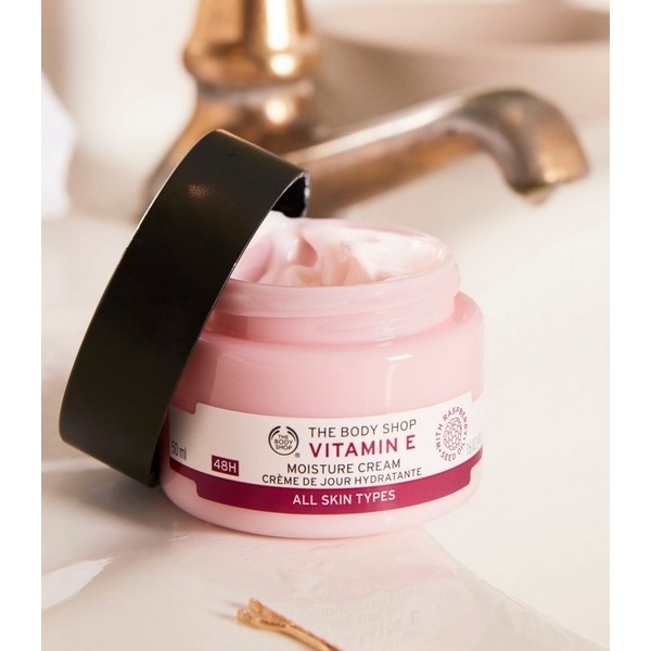The Body Shop Vitamin E Moisture Cream For All Skin Types (7)