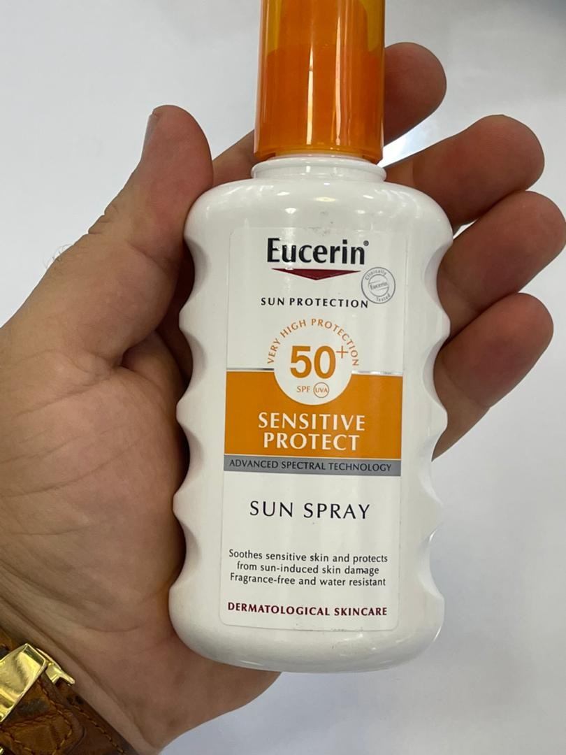 ضد آفتاب اسپری اوسرین SPF50 پوست‌‎های حساس و آسیب‎‌دیده حجم 200 میل | نرم ‎کننده و ضد آب