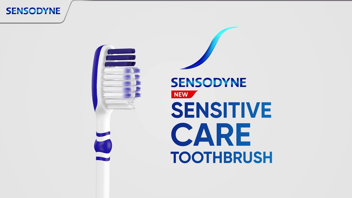 مسواک سنسوداین مدل Rapid Action متوسط برای دندان و لثه حساس با سری medium نرمال - Sensodyne RAPIDE ACTION medium toothbrush