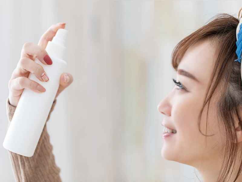 کاربرد و فواید مهم اسپری آب برای پوست